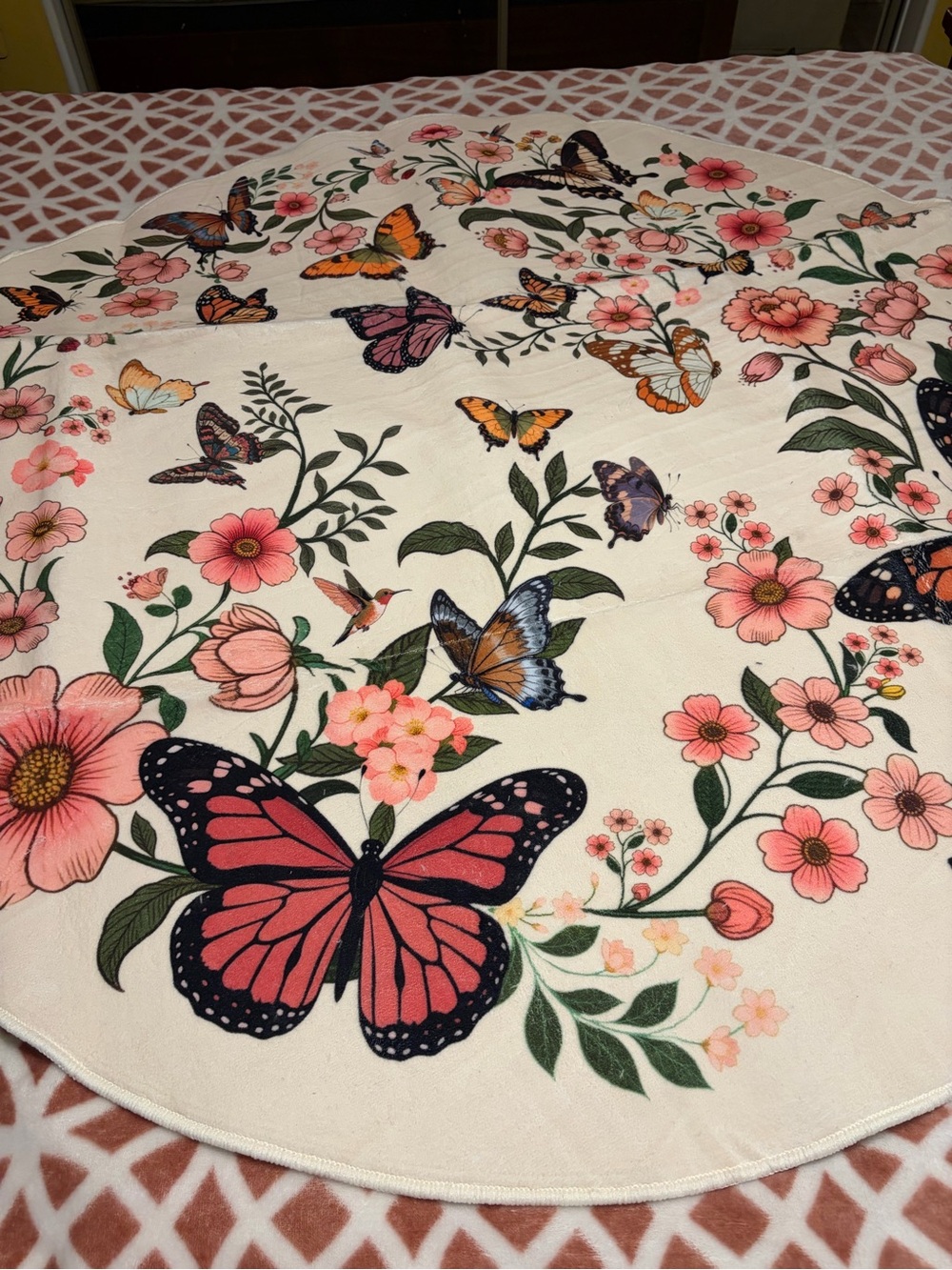 New 4 ft round rug
